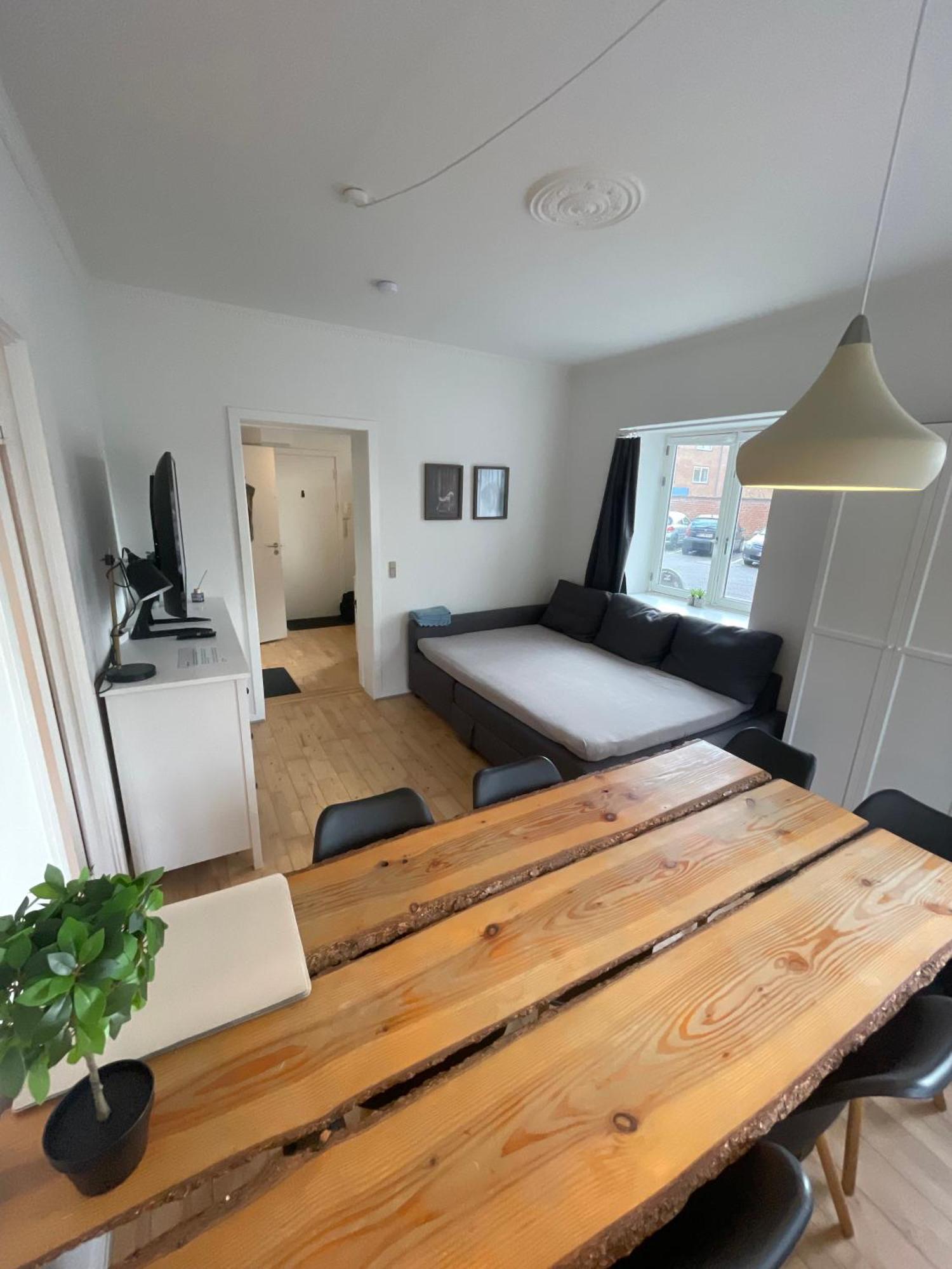 Lejlighed With Parking Possibility, Netflix & Near Attractions *